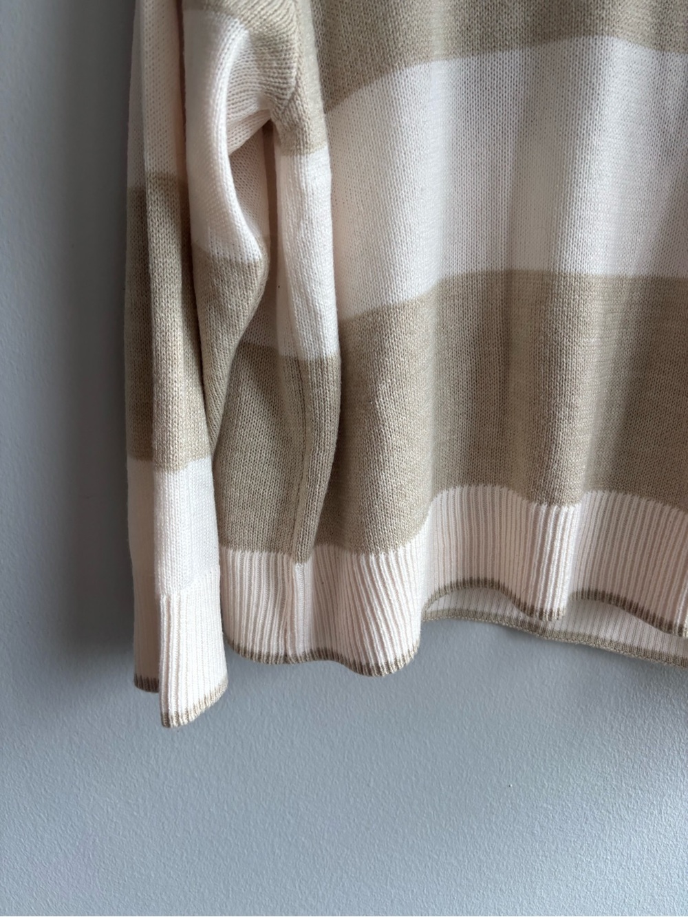š¤Striped Sweater - Picture 2 of 8